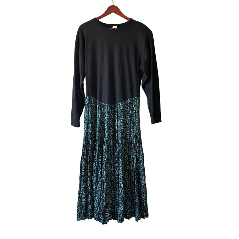 Vintage 100% wool sweater dress tiered maxi dress with floral bottom size large